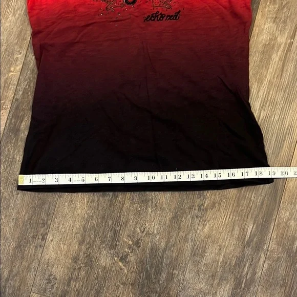 Red Black Short Sleeve T-Shirt Graphic Fitted Top - Picture 9 of 11